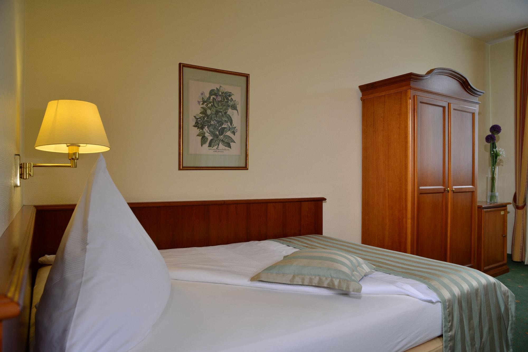 City Partner Hotel Hollaender Hof Хайдельберг Экстерьер фото